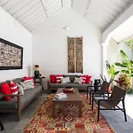Villa Rua - Stylish Luxury, Tranquil Location In Legian, Walk To Beach